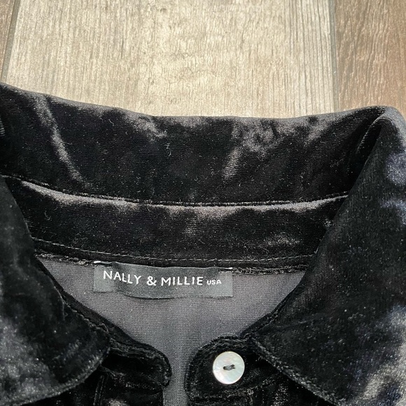 Nally & Millie Womens Top Size S Black Velvet Burn Out Knit Shirt - Picture 3 of 6